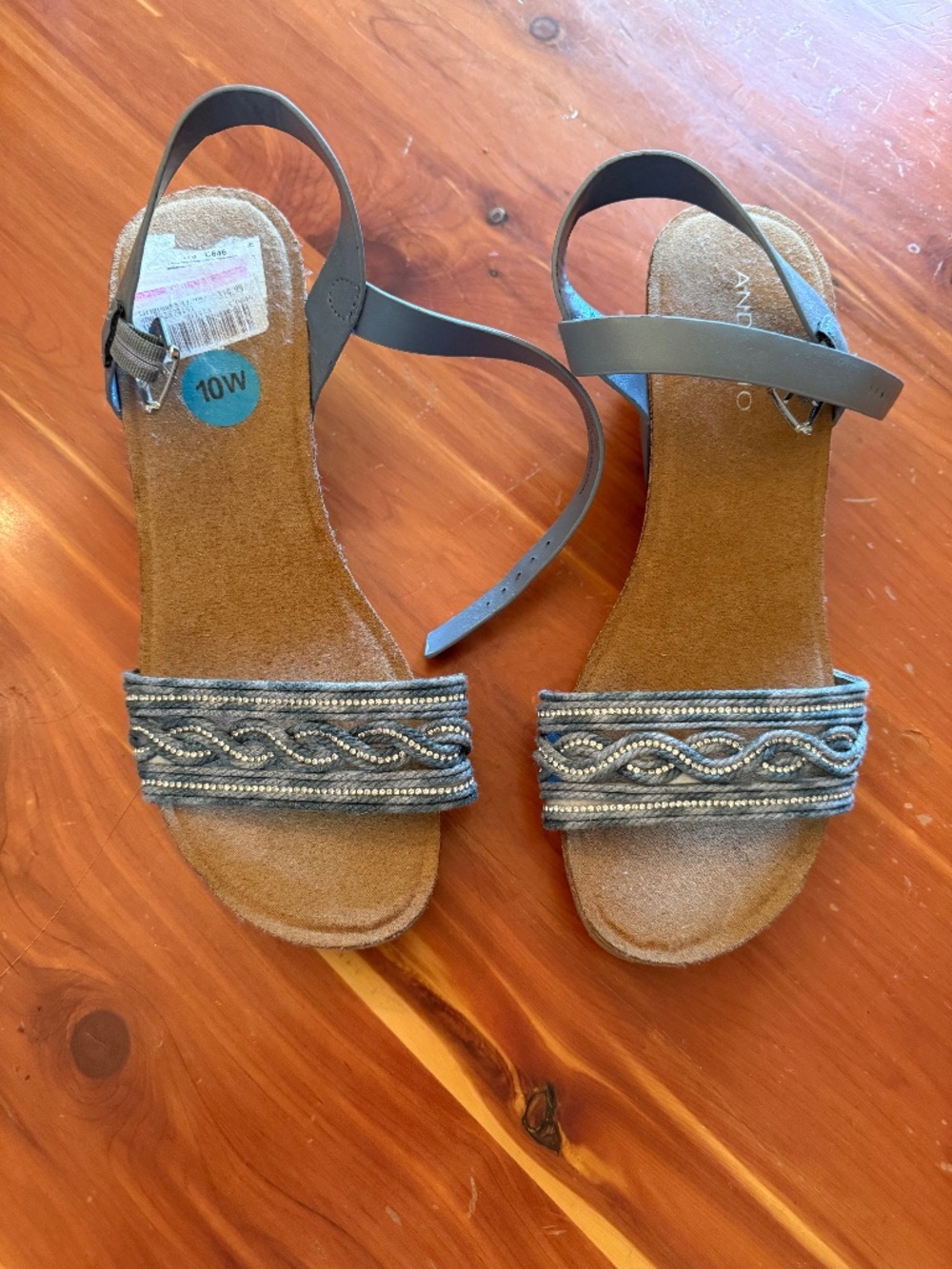 Andiamo Wedge sandals embellishment size 10 NWT